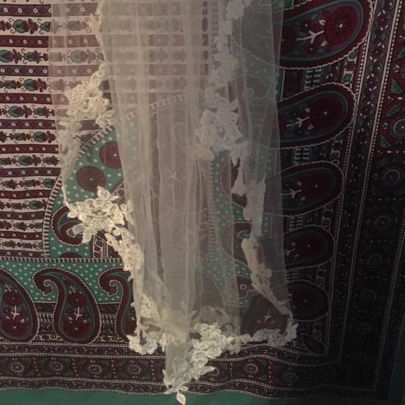 SOLD Boho Floral Wedding Veil - Picture 4 of 5